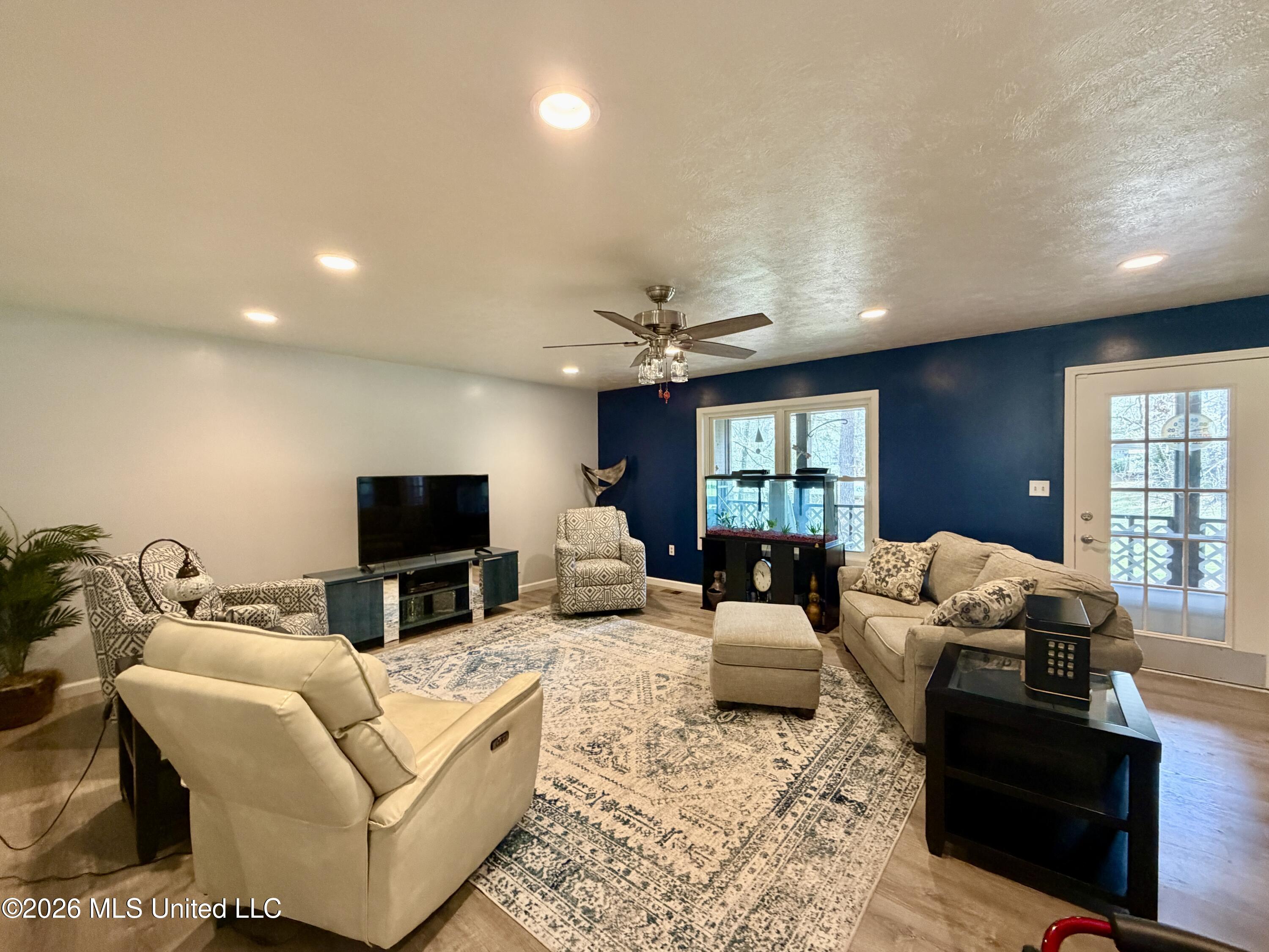 216 Trace Circle Raymond, MS 39154 - Photo 9 of 40 tracegatheringroom2