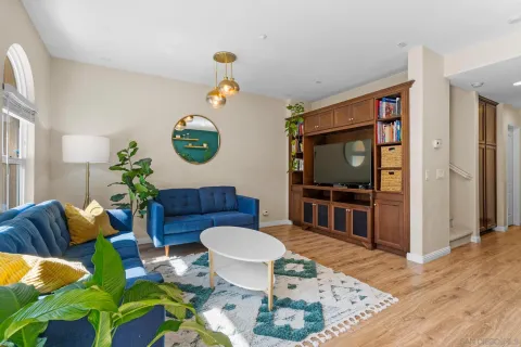 $875,000 | 17071 Calle Trevino, Unit 8, San Diego, CA 92127