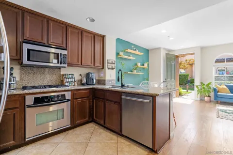 $875,000 | 17071 Calle Trevino, Unit 8, San Diego, CA 92127