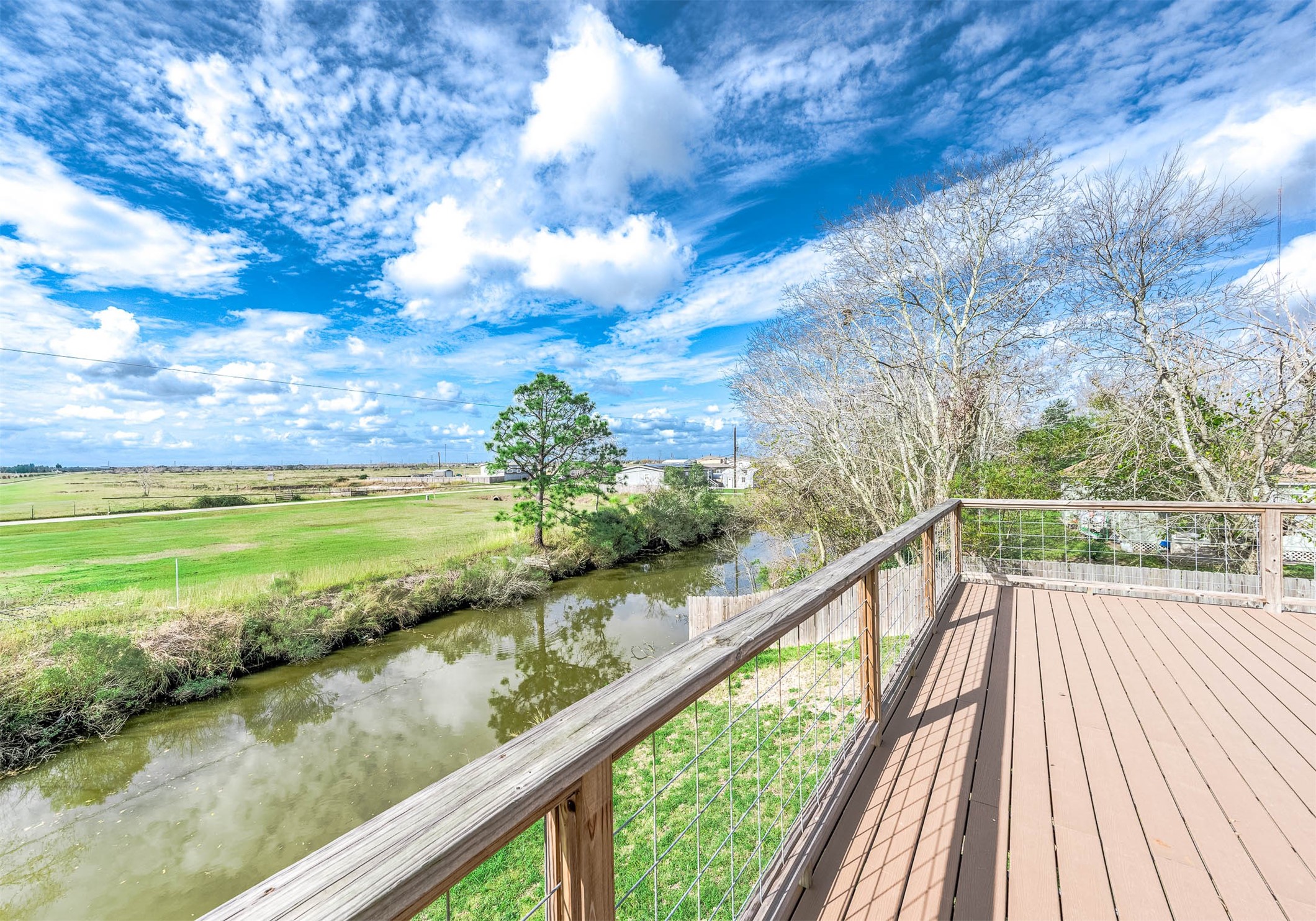 12827 Sandpiper Road Angleton, TX 77515 - Photo 2 of 42 Water views, everyday!