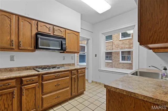 $300,000 | 709 South Skinker Boulevard, Unit 703, St. Louis, MO 63105