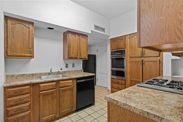 $225,000 | 709 South Skinker Boulevard, Unit 703, St. Louis, MO 63105