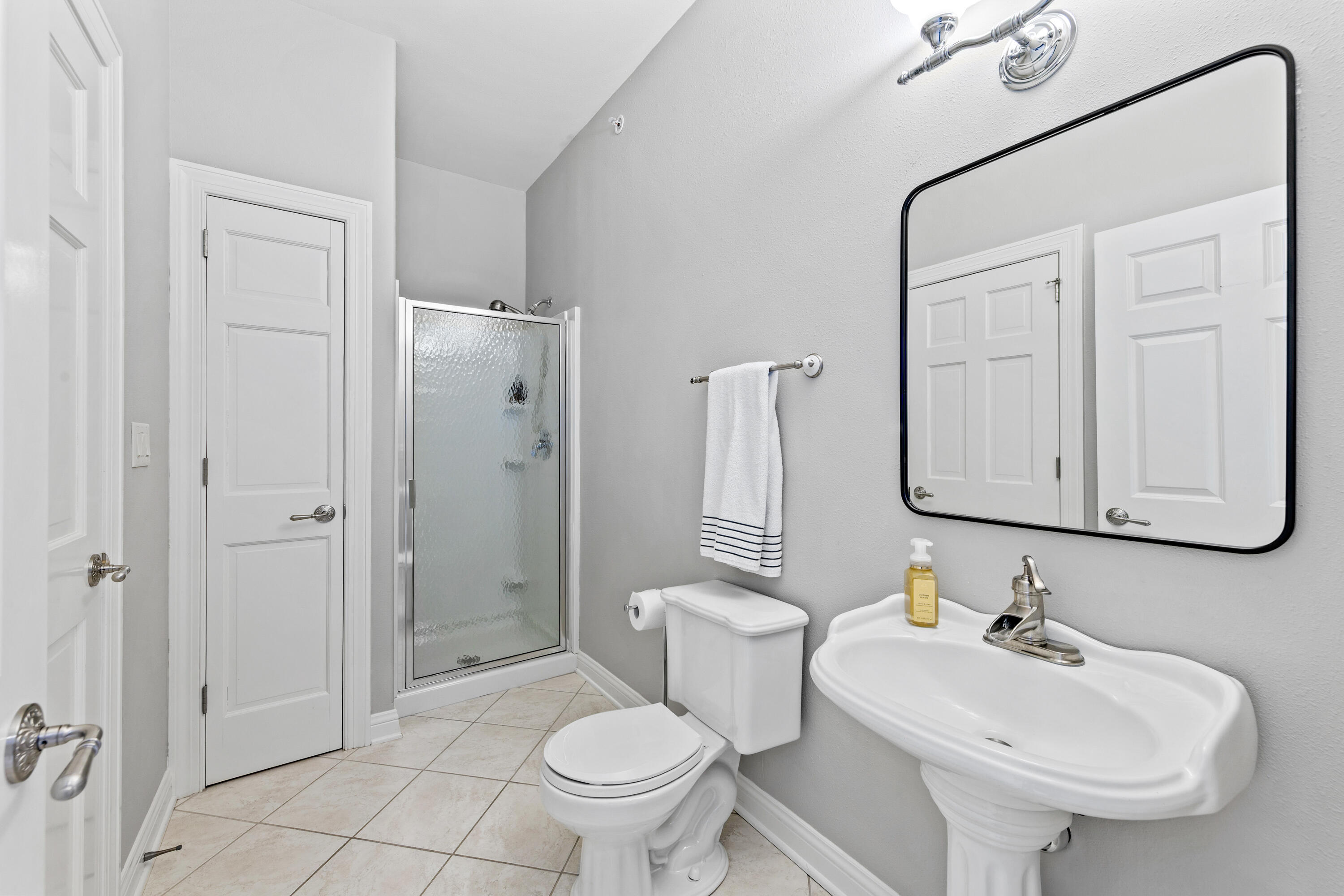 2425 South Superior Street Milwaukee, WI 53207 - Photo 50 of 62 2425 S Superior St-58