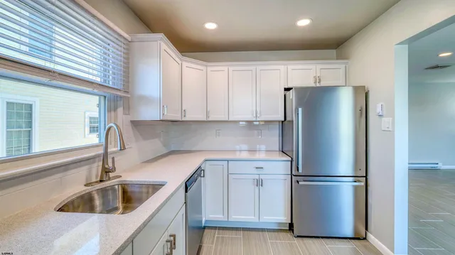 $3,900 | 6713 Monmouth Avenue, Unit 2, Ventnor City, NJ 08406