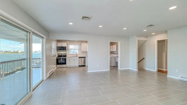 $3,900 | 6713 Monmouth Avenue, Unit 2, Ventnor City, NJ 08406