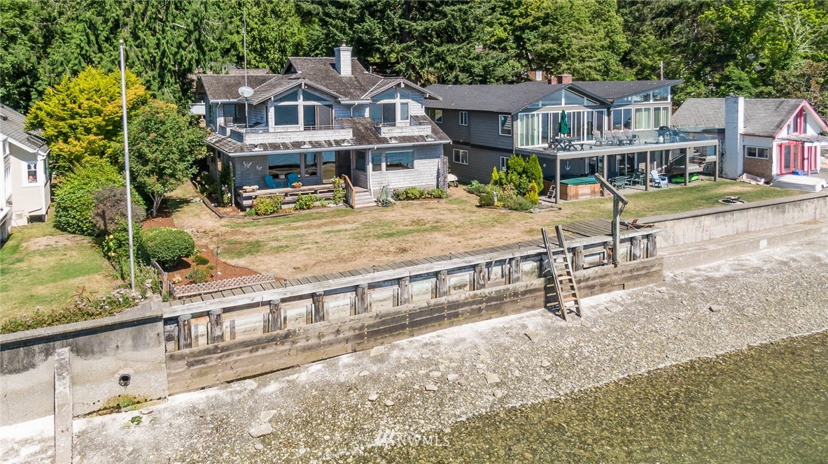 11617 Southwest Shawnee Road Vashon, WA 98070 - Photo 1 of 25 Gallery Image 1