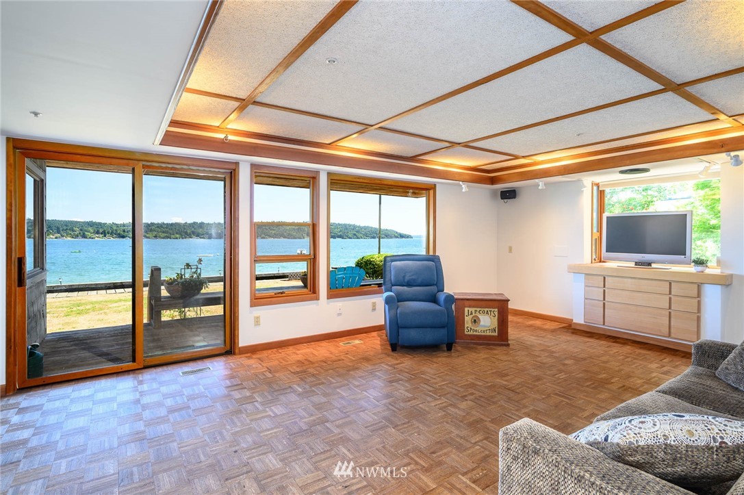 11617 Southwest Shawnee Road Vashon, WA 98070 - Photo 11 of 25 Gallery Image 11