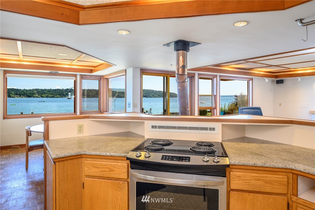 11617 Southwest Shawnee Road Vashon, WA 98070 - Photo 8 of 25 Gallery Image 8