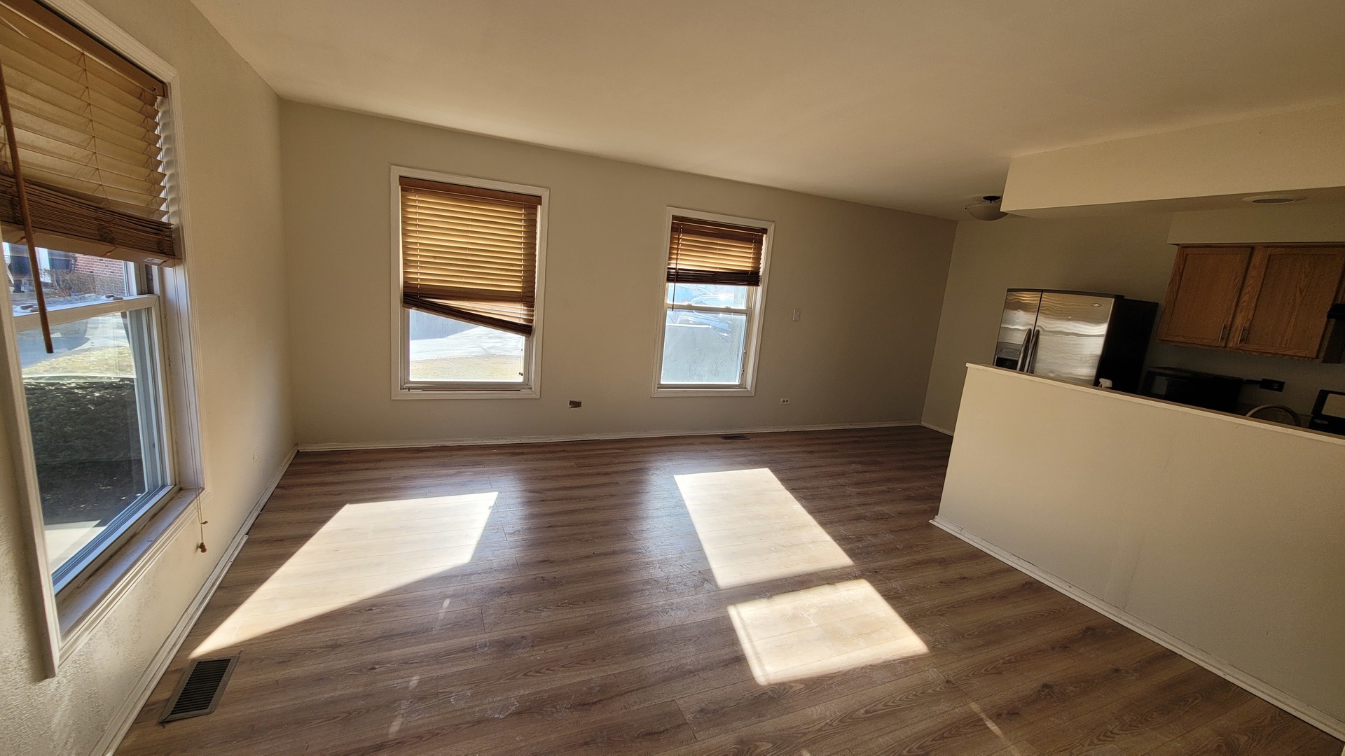 516 Inverrary Lane Deerfield, IL 60015 - Photo 4 of 17 Gallery Image 4