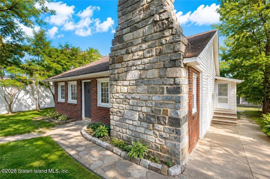 116 Sharrotts Road Staten Island, NY 10309 - Photo 3 of 3 GetMedia (56)