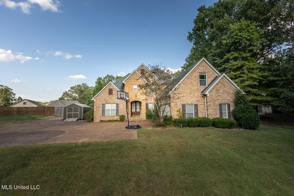 $479,900 | 2670 Emerald Way Drive, Hernando, MS 38632