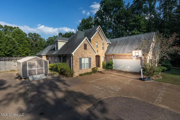 $479,900 | 2670 Emerald Way Drive, Hernando, MS 38632