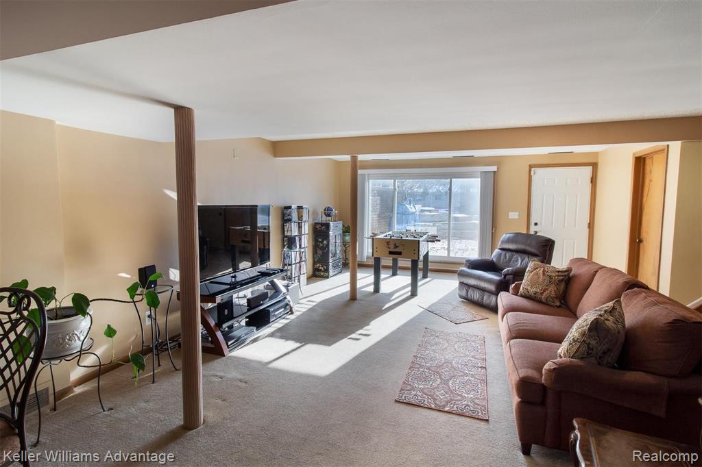 36221 West Lyman Road Farmington Hills, MI 48331 - Photo 21 of 32