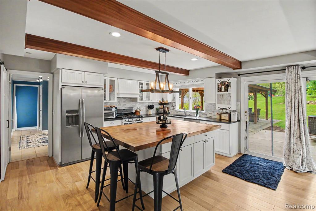 2601 Old Plank Road Milford, MI 48381 - Photo 4 of 36