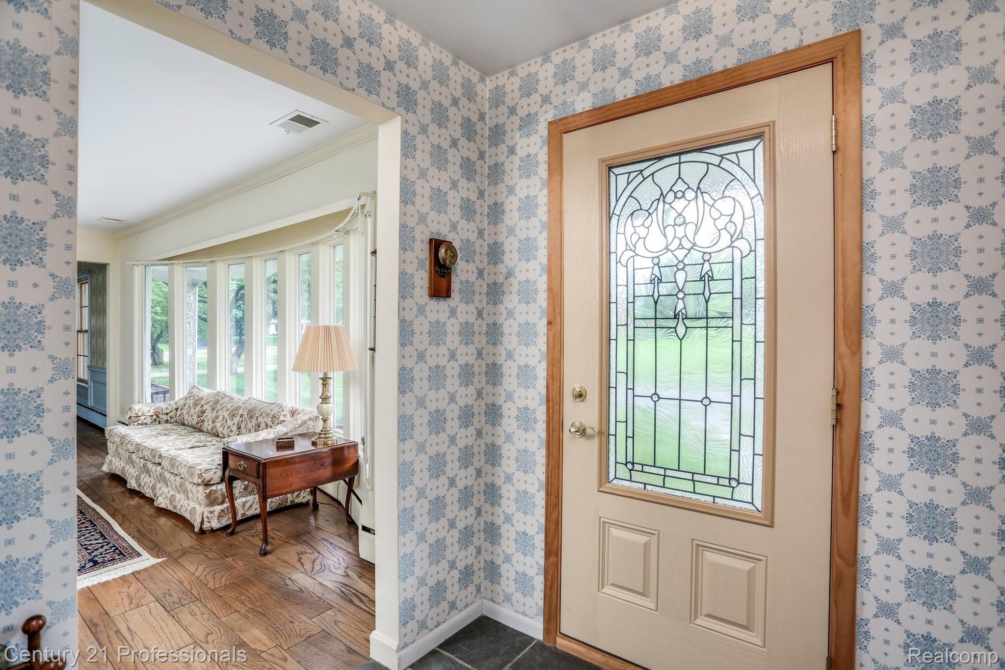 6475 Apple Orchard Lane Rochester, MI 48306 - Photo 10 of 25 foyer.jpg