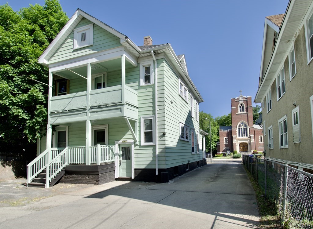 389-391 Wilbraham Road Springfield, MA 01109 - Photo 2 of 37 Gallery Image 2