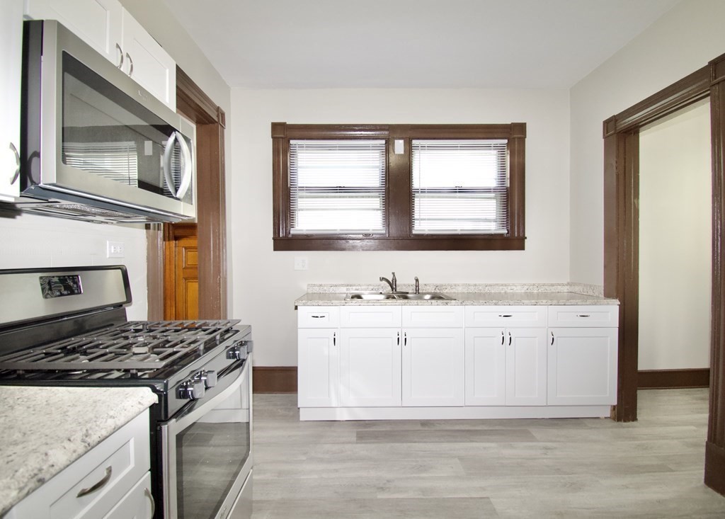 389-391 Wilbraham Road Springfield, MA 01109 - Photo 10 of 37 Gallery Image 10