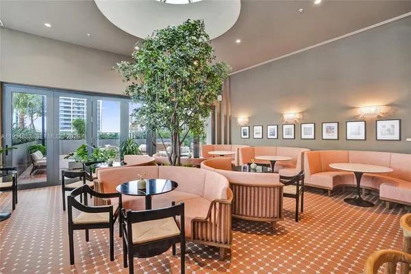 $599,900 | 11 Northeast 6th Street, Unit 2013, Miami, FL 33132