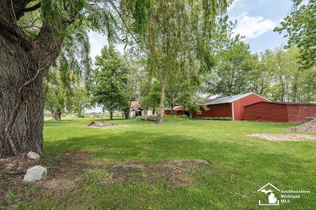 1584 East Newburg Road Carleton, MI 48117 - Photo 12 of 36 50208815-329ffe26-4539-41f0-8e17-3a8ea6c8e2a8.JPG