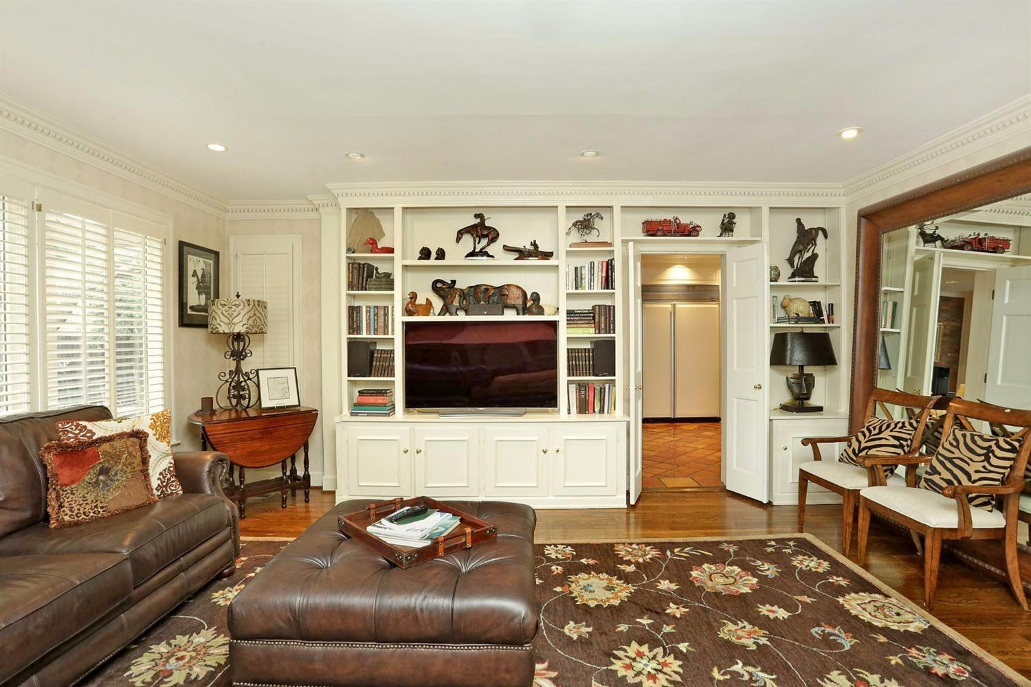 120 Chinoe Road Lexington, KY 40502 - Photo 12 of 46 Family room, perfect for hanging out and
