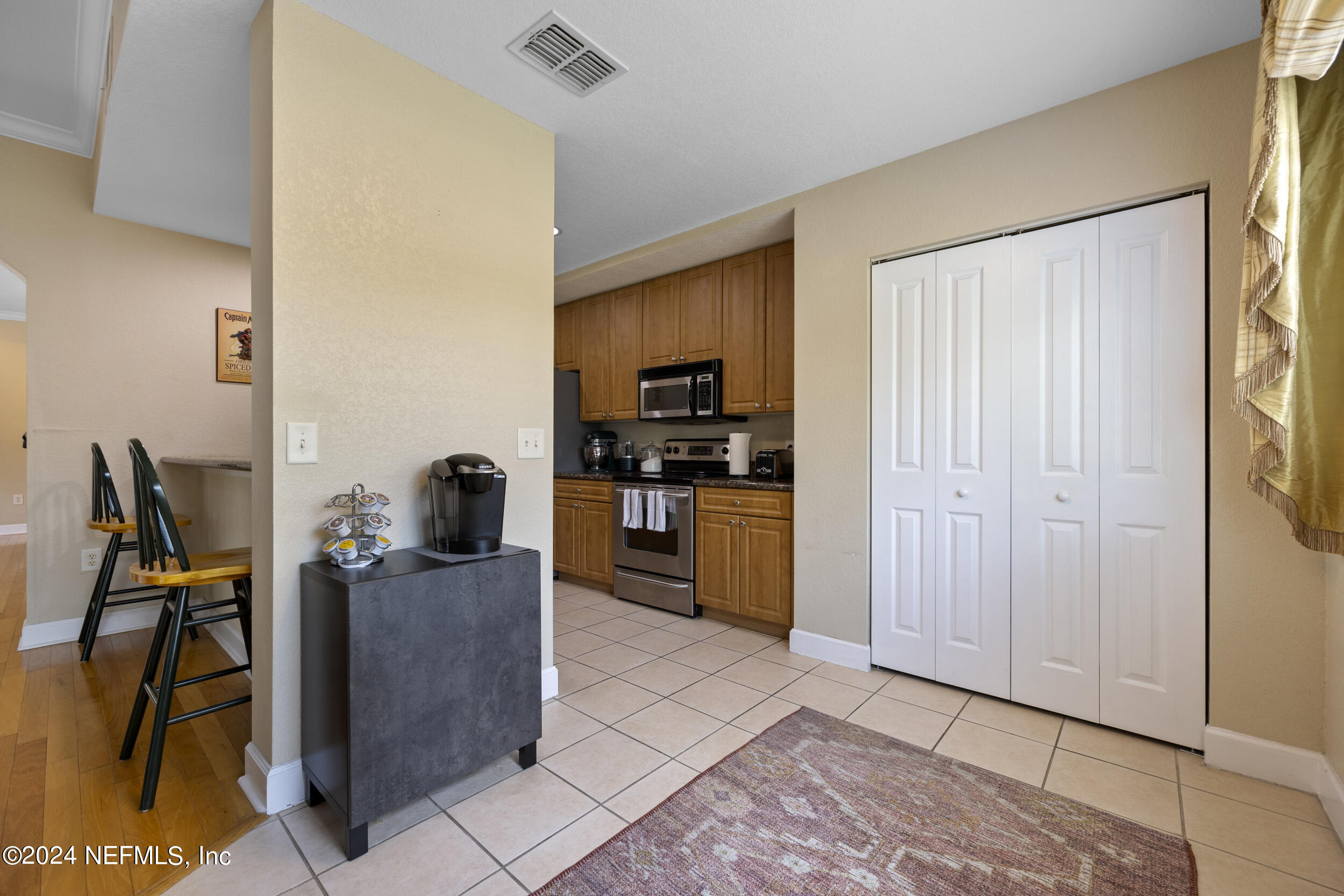9745 Touchton Road, Unit 2908 Jacksonville, FL 32246 - Photo 17 of 57 Dining Nook / Pantry