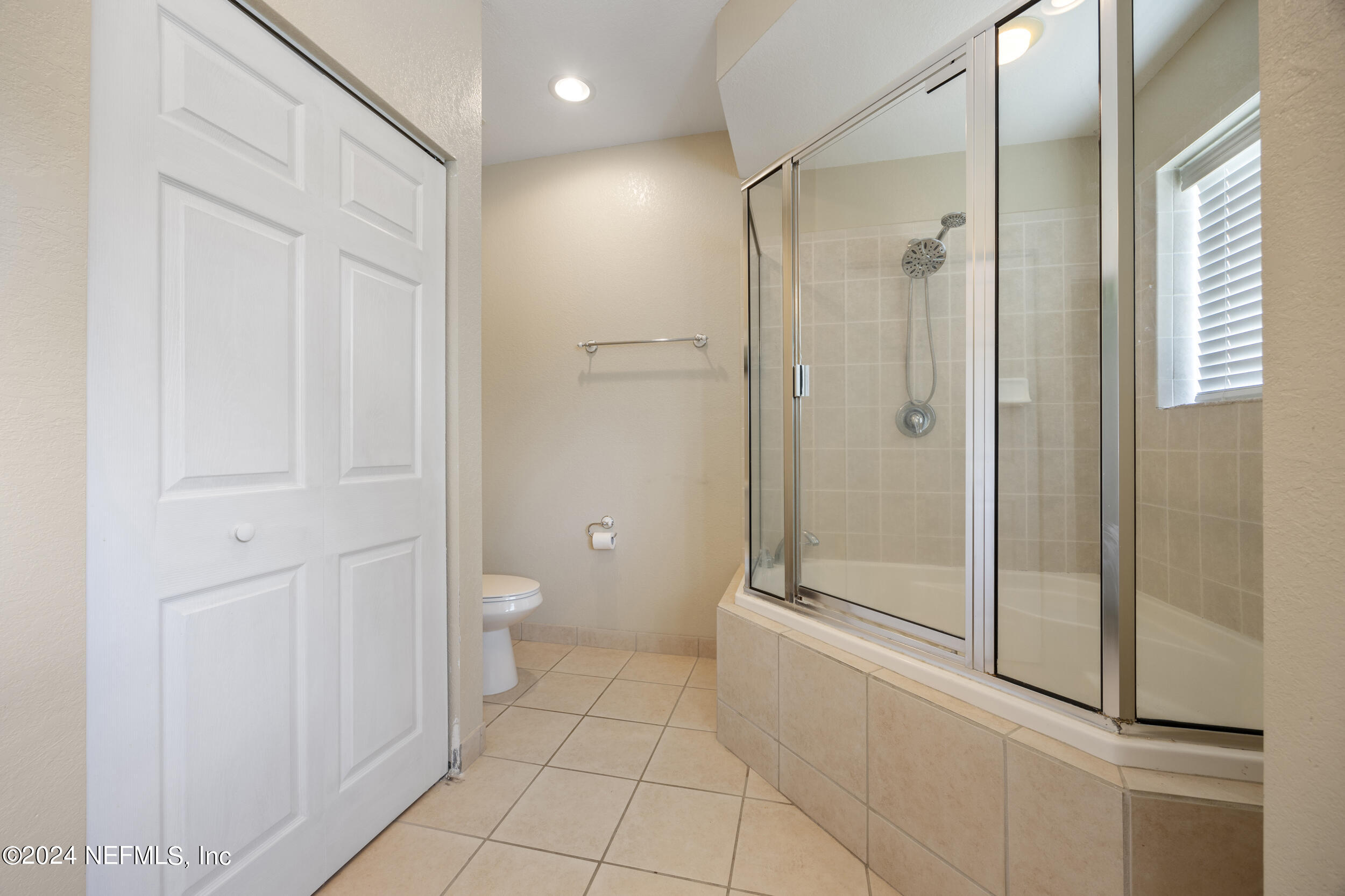 9745 Touchton Road, Unit 2908 Jacksonville, FL 32246 - Photo 34 of 57 Primary Bath