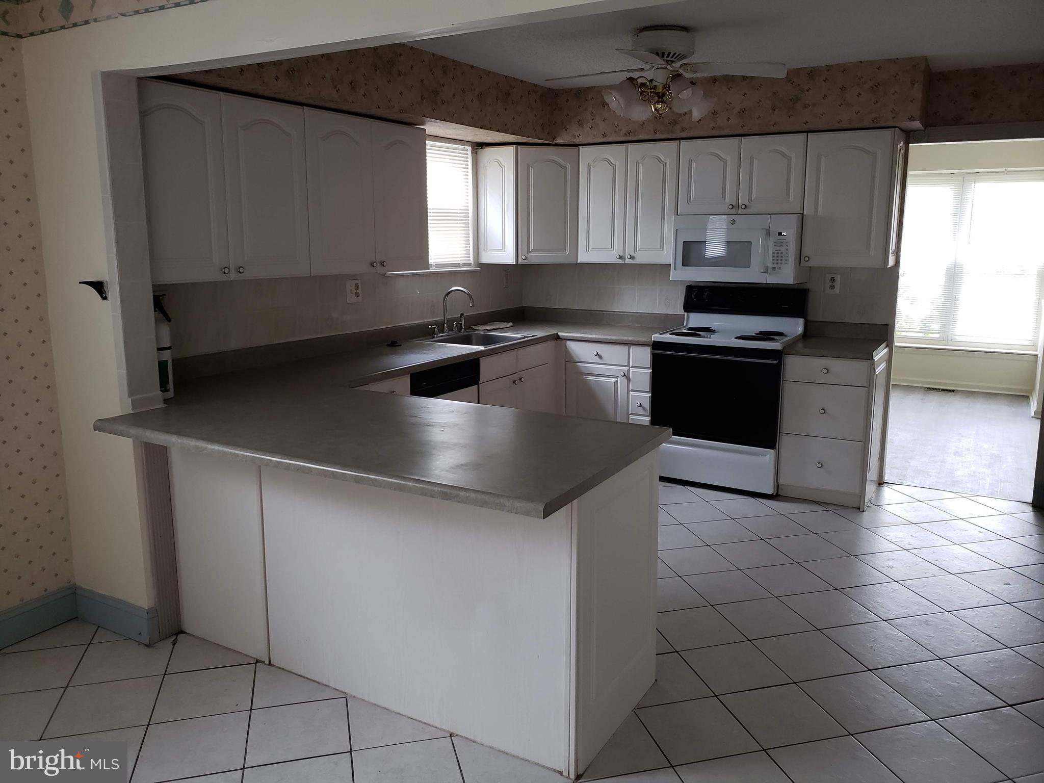 133 Abbey Road Voorhees, NJ 08043 - Photo 8 of 26