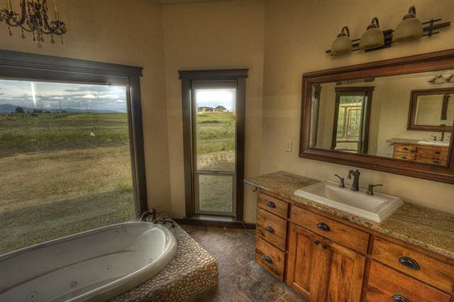 3018 West Monroe Road Spokane, WA 99208 - Photo 6 of 9