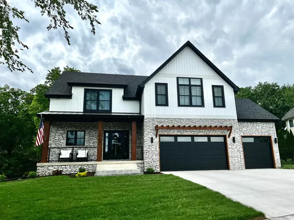 $844,900 | 9547 Tall Grass Trail, St. John, IN 46373