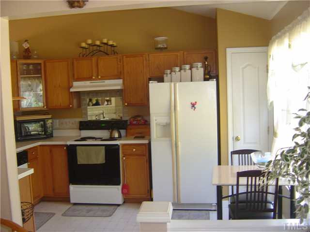 4736 Cardinal Grove Boulevard Raleigh, NC 27616 - Photo 18 of 25 Kitchen