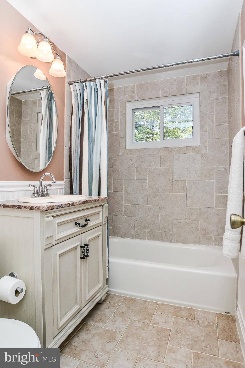 8605 Victoria Road Springfield, VA 22151 - Photo 22 of 30 Bath