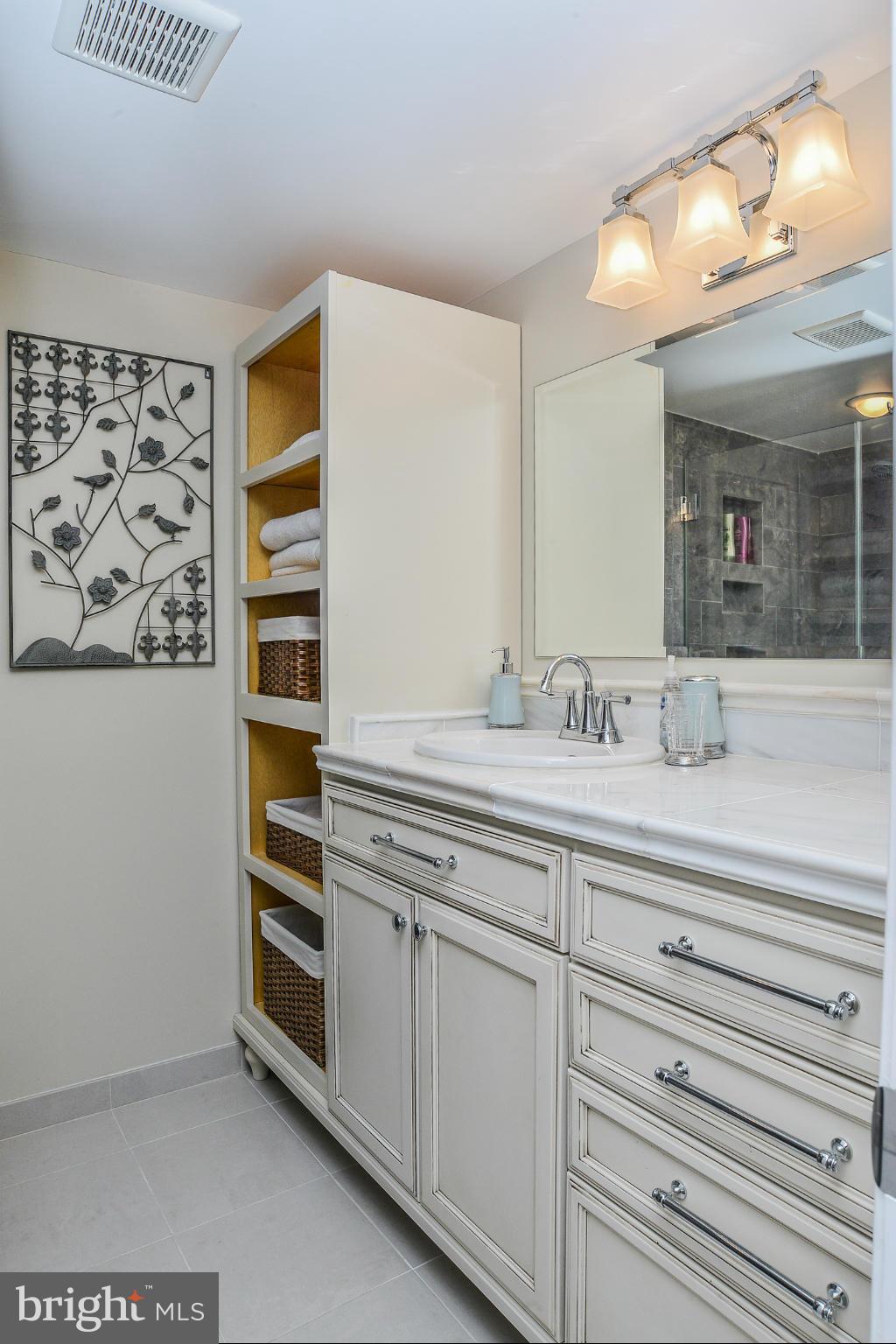 8605 Victoria Road Springfield, VA 22151 - Photo 26 of 30 Bath