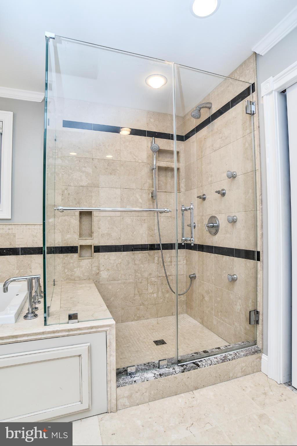 8605 Victoria Road Springfield, VA 22151 - Photo 5 of 30 Bath (Master)