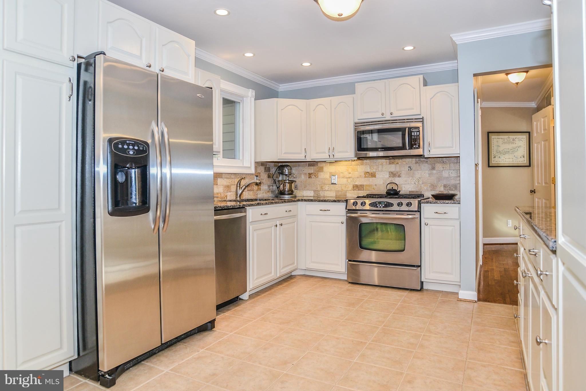 8605 Victoria Road Springfield, VA 22151 - Photo 6 of 30 Kitchen