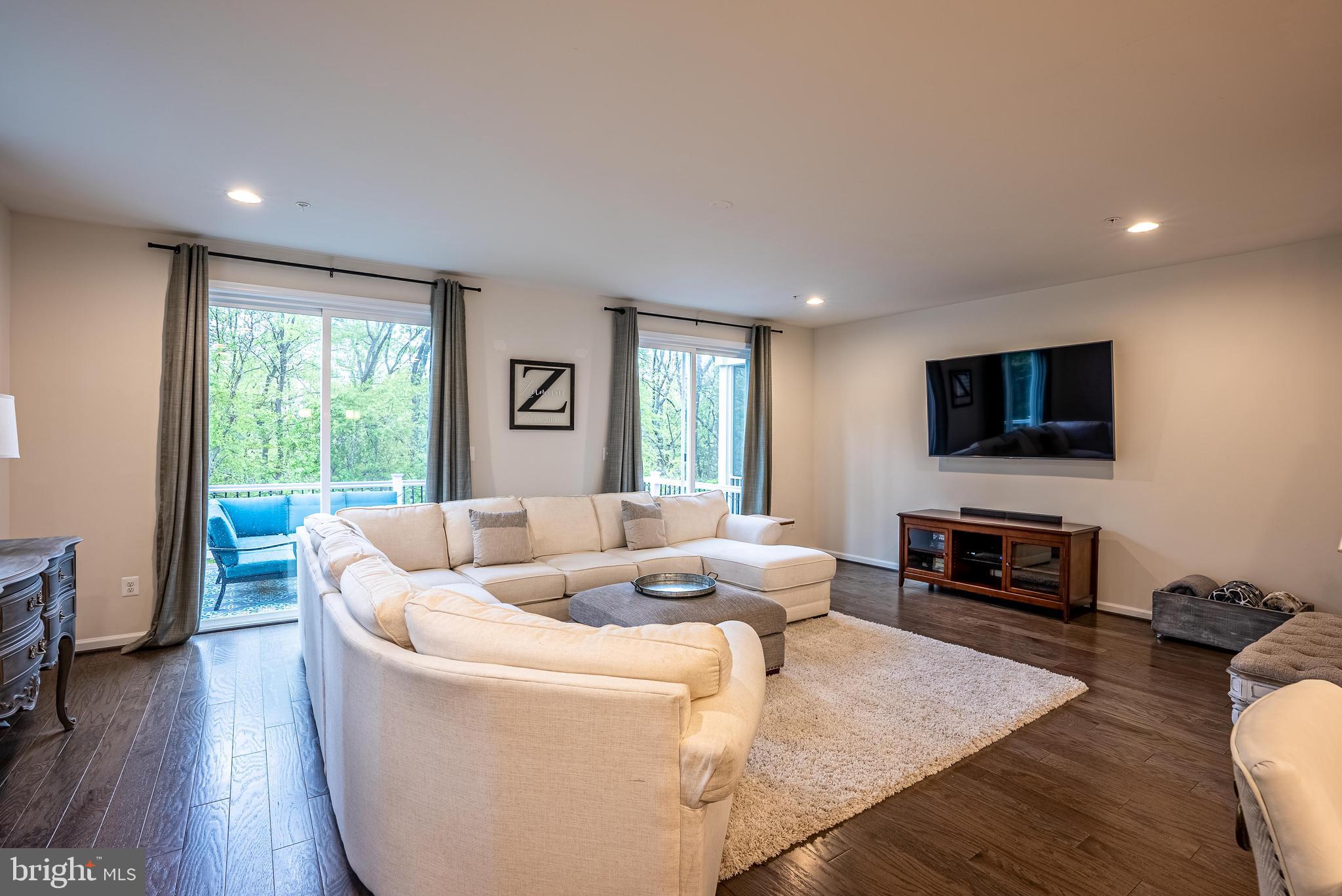 5628 Scott Ridge Place Frederick, MD 21704 - Photo 5 of 24 Living room Pic 2