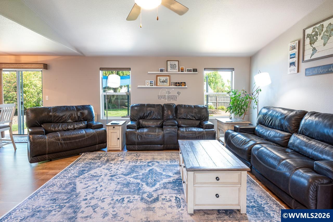 3243 Clearwater Drive Albany, OR 97321 - Photo 12 of 42