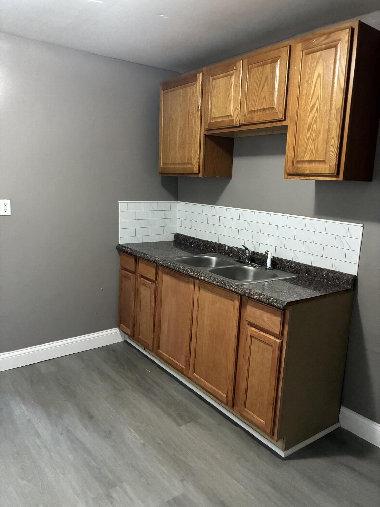 108 Court Street Pontiac, MI 48342 - Photo 2 of 7 kitchen