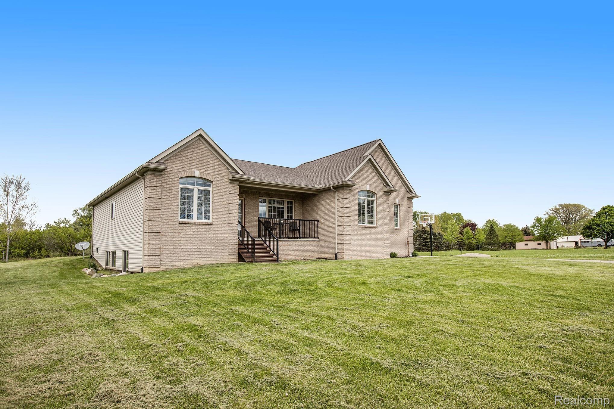 15601 Reid Road Armada, MI 48005 - Photo 2 of 38 EM1A9690.jpg