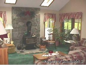 2286 Ridgeview Drive Lake Ariel, PA 18436 - Photo 2 of 7 Gallery Image 2