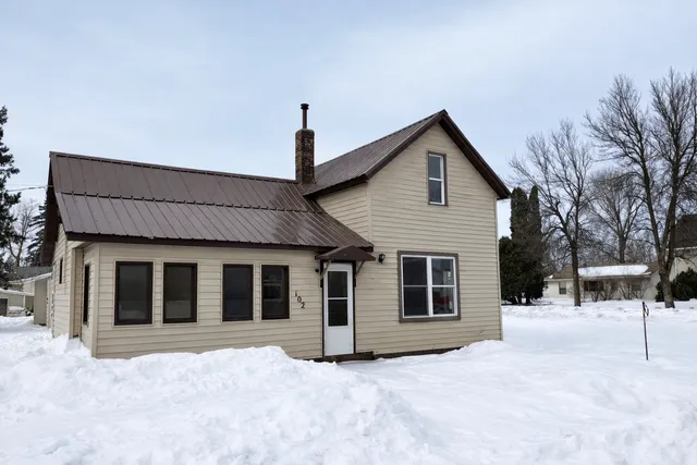$129,000 | 102 Robert Street South, Clarissa, MN 56440
