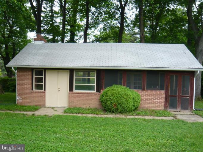8712 Standish Road Alexandria, VA 22308 - Photo 14 of 21 Perfect for at home office/studio/cigar get away
