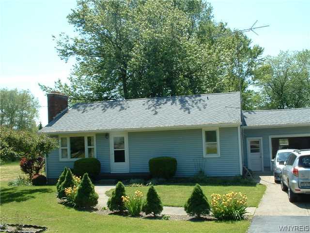 Exterior Front. Charming 3 Bedroom 1.5 Bath, Maint