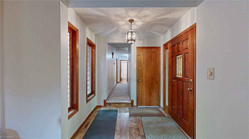 689 Barker Road Winston-Salem, NC 27107 - Photo 12 of 41