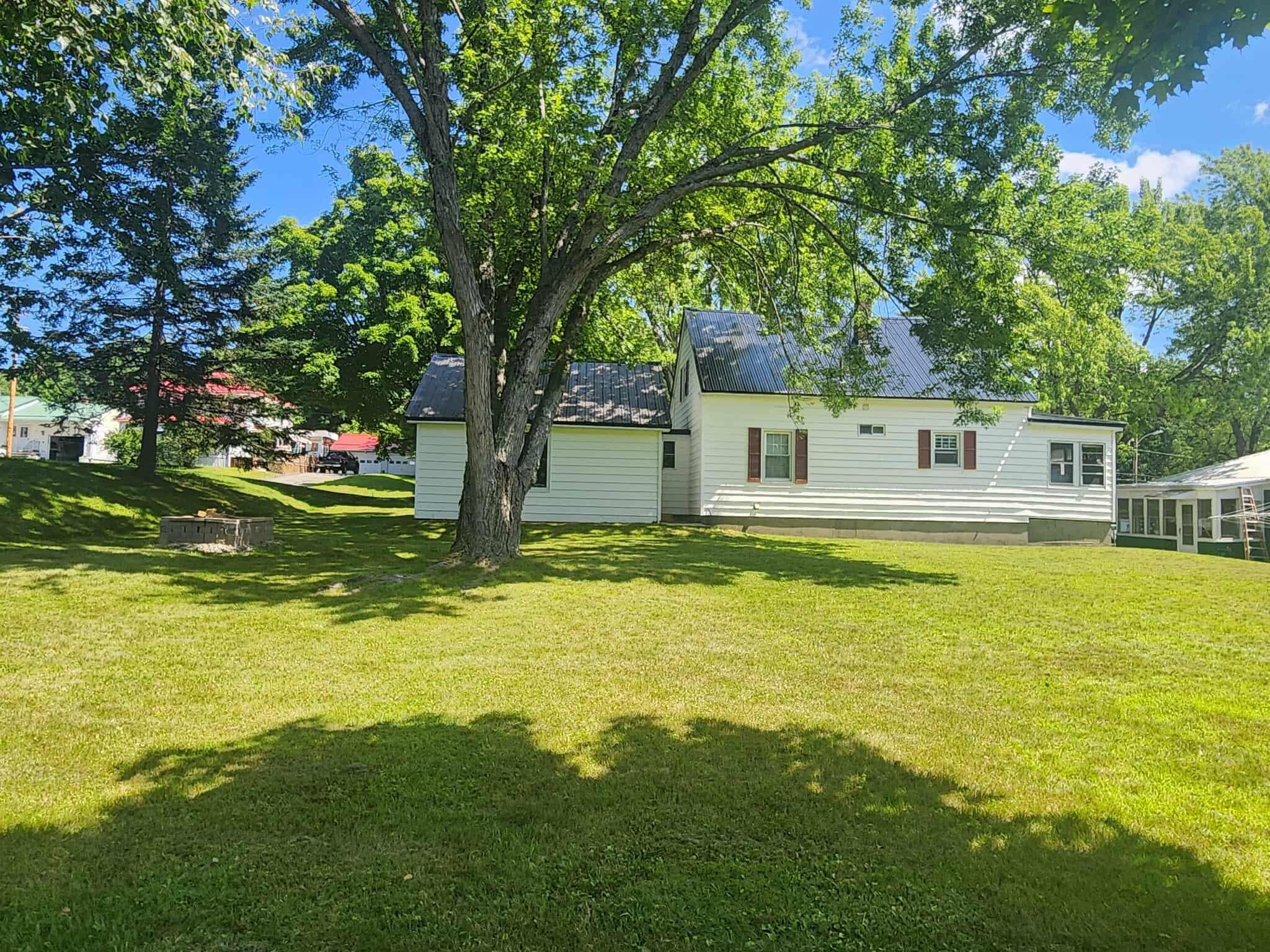 34 Cedar Street East Millinocket, ME 04430 - Photo 38 of 40 524396233_1974554413295148_1864445256339