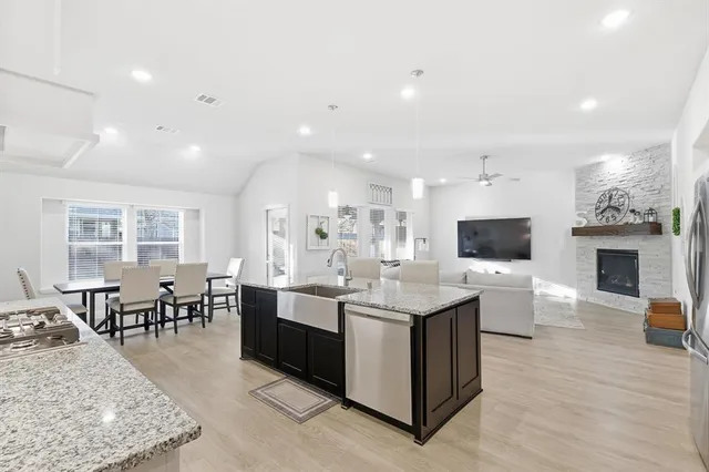 $450,500 | 1125 Cardinal Drive, Midlothian, TX 76065