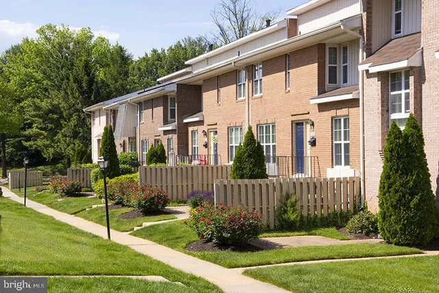 $2,392 | 1699 Yale Place, Unit 3B526, Rockville, MD 20850