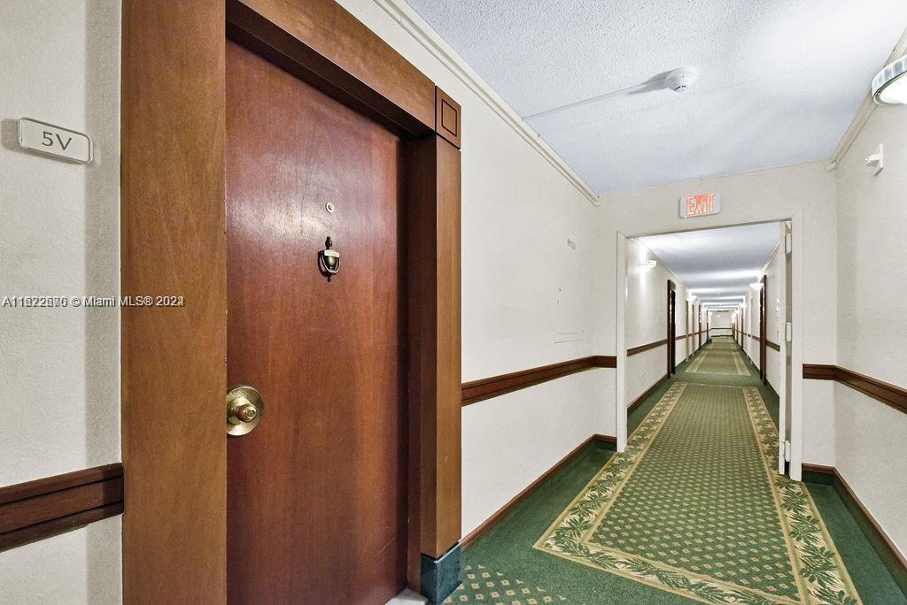 5555 Collins Avenue, Unit 5V Miami Beach, FL 33140 - Photo 2 of 46