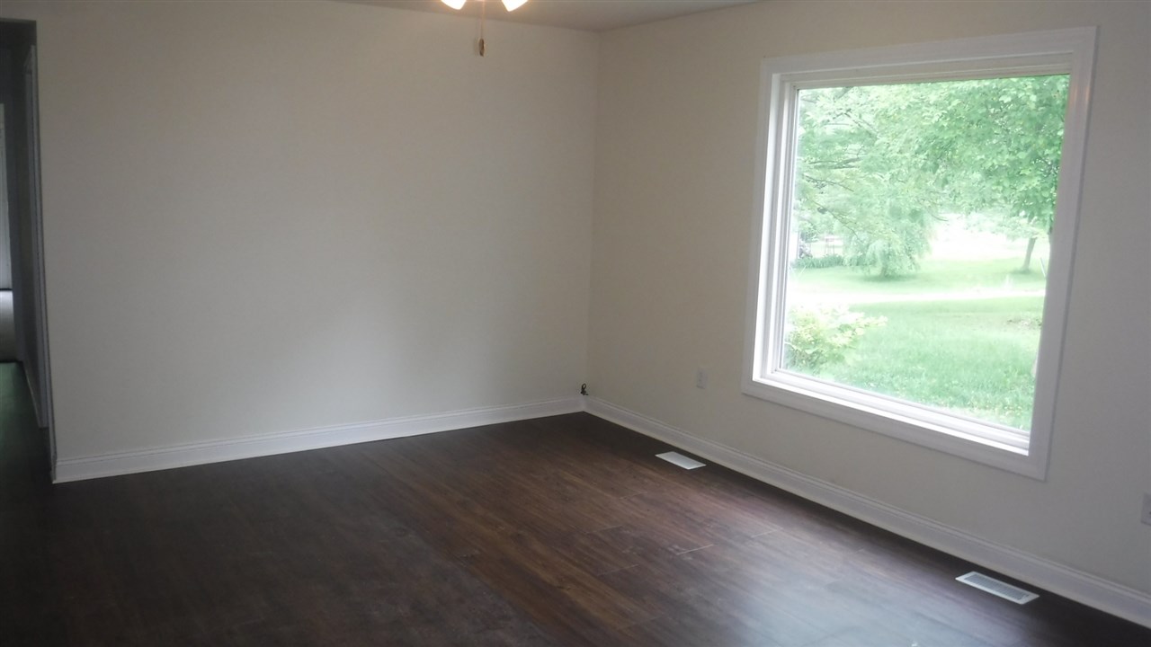 6659 Greens Bluff Road Spencer, IN 47460 - Photo 5 of 13