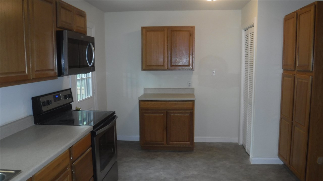 6659 Greens Bluff Road Spencer, IN 47460 - Photo 8 of 13