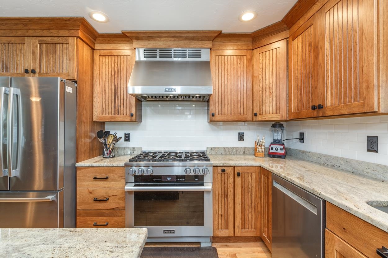 110 Ingalls Road Pittsfield, NH 03263 - Photo 7 of 38